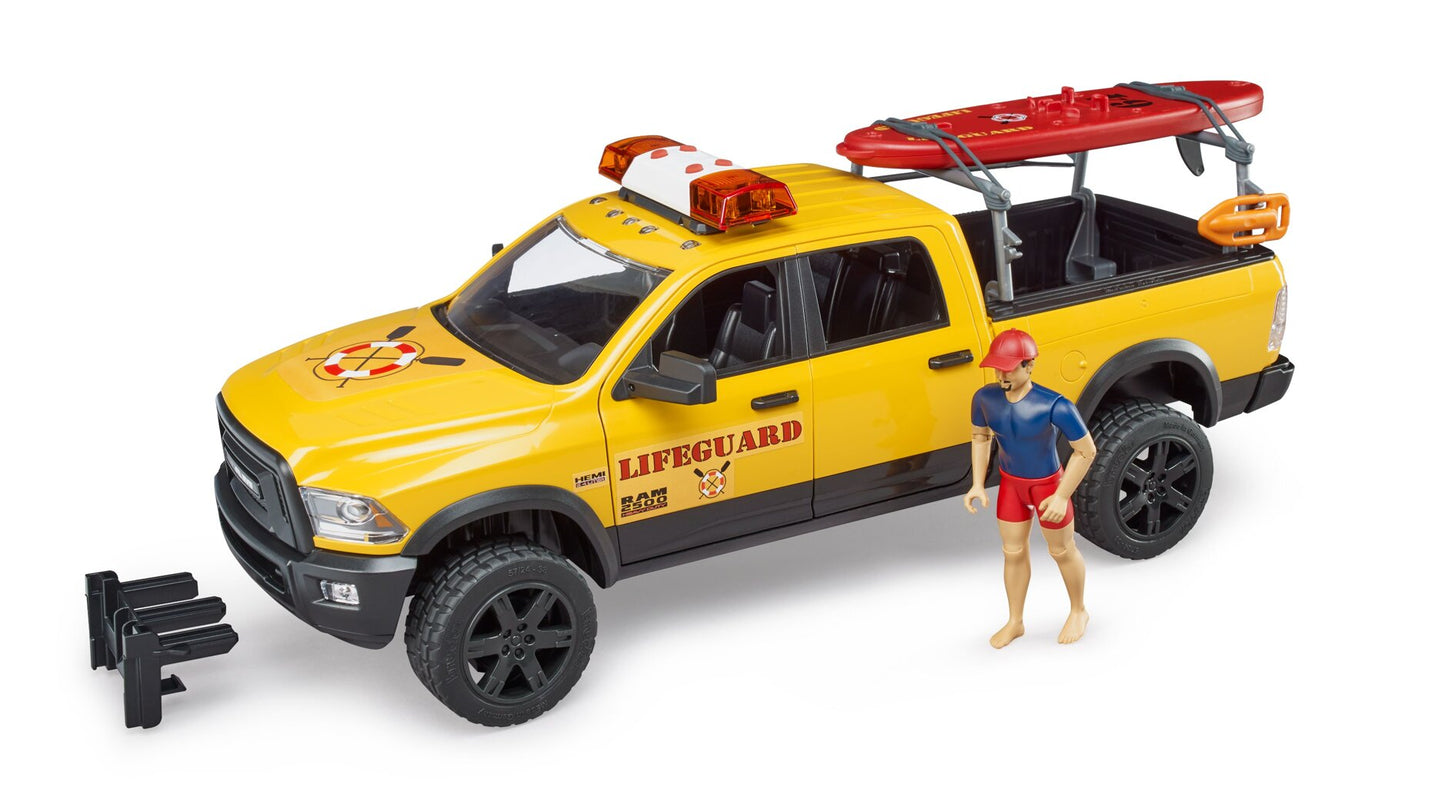 Záchranársky pickup RAM 2500 Wagon s plavčíkom a paddle boardom U02506